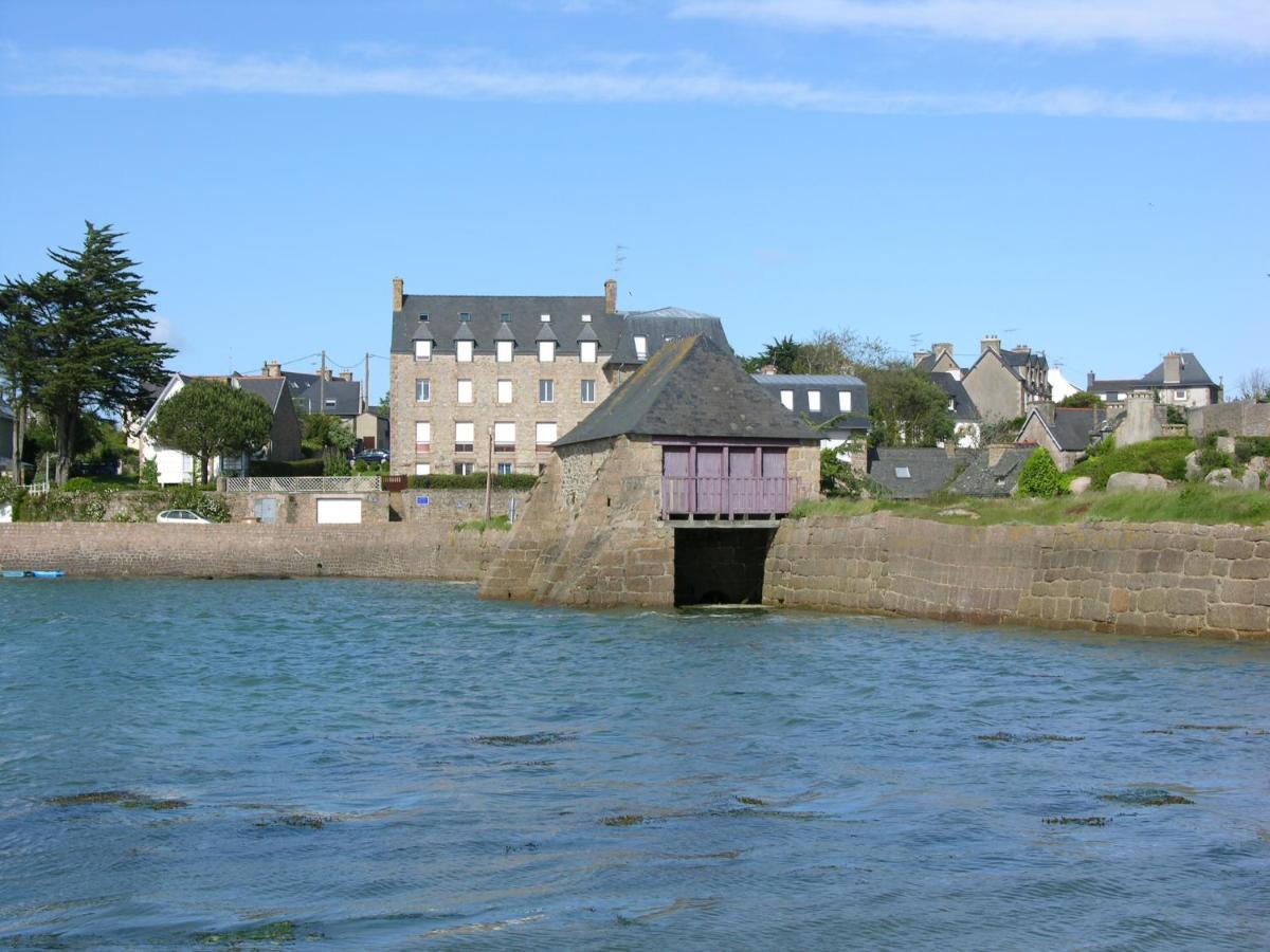 Studio Les Pieds Dans L'Eau Au Port De Ploumanac'H ペロス・ギレック エクステリア 写真